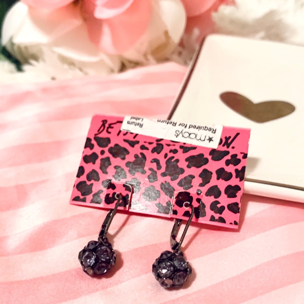 NWT Betsey Johnson earrings